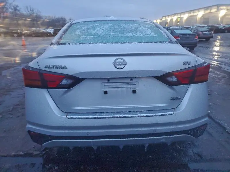 2023 NISSAN ALTIMA SV  