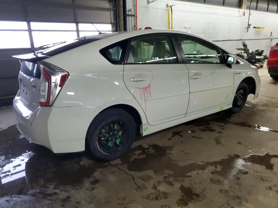 2012 TOYOTA PRIUS THREE  