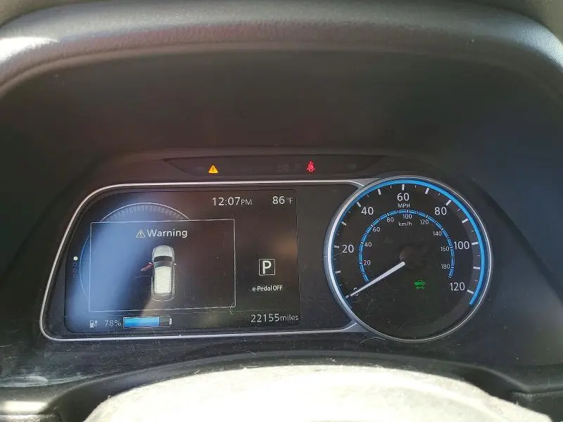 2019 NISSAN LEAF SL  