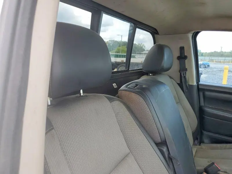 2017 NISSAN TITAN S  