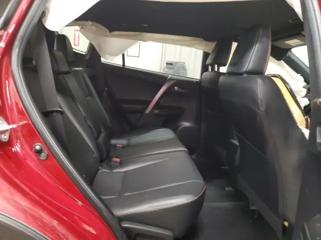 2018 TOYOTA RAV4 SE
