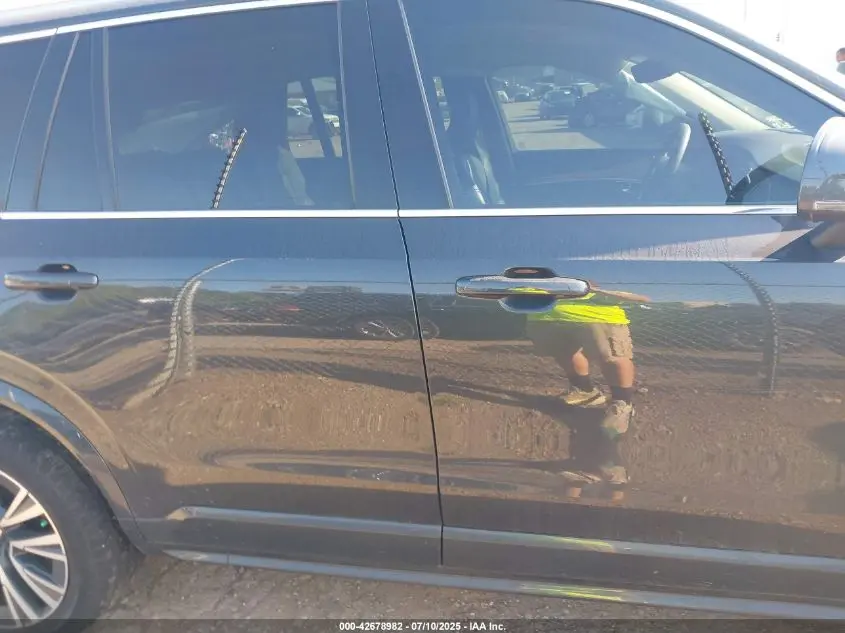 2021 VOLVO XC90 T6 MOMENTUM 7 PASSENGER