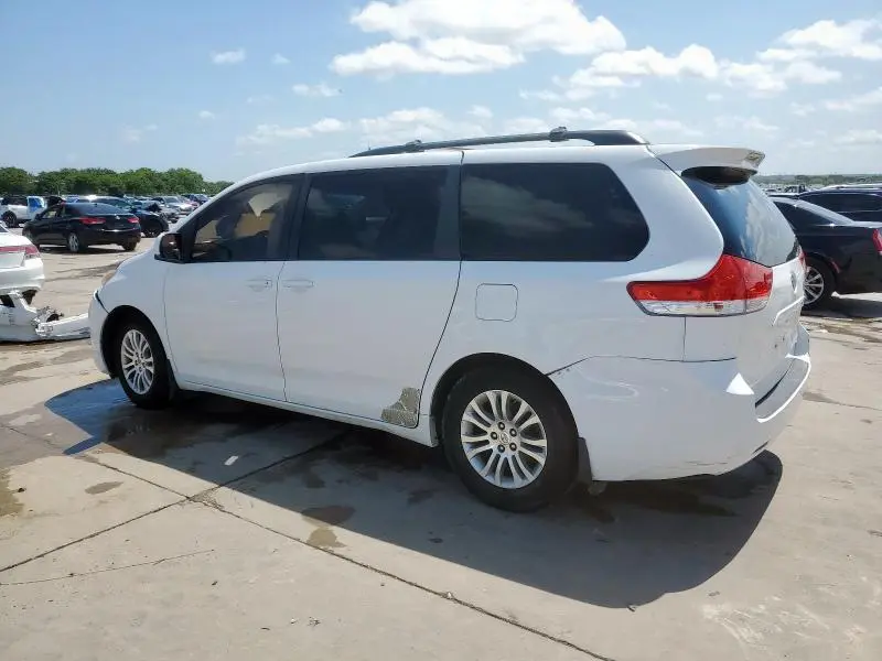 2011 TOYOTA SIENNA XLE  