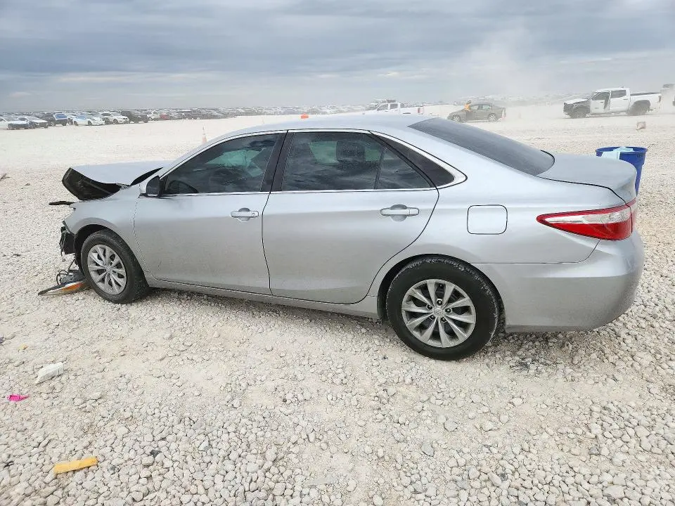 2016 TOYOTA CAMRY LE  