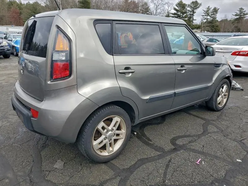 2011 KIA SOUL +  