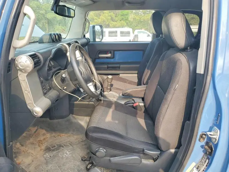 2013 TOYOTA FJ CRUISER BASE  