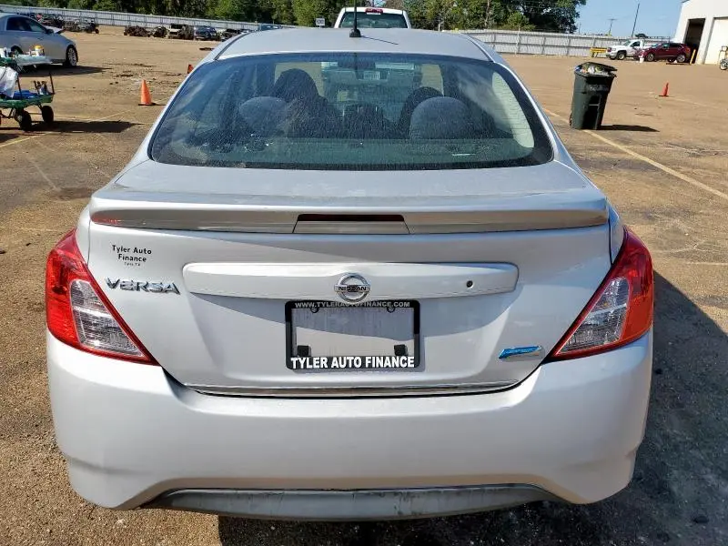 2015 NISSAN VERSA S  