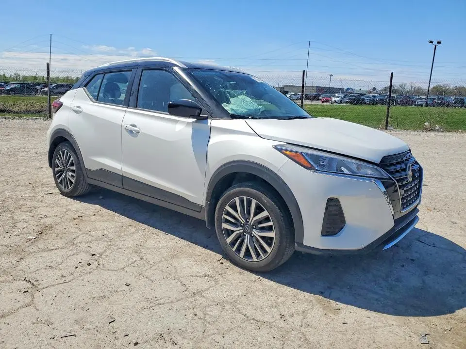 2023 NISSAN KICKS SV  