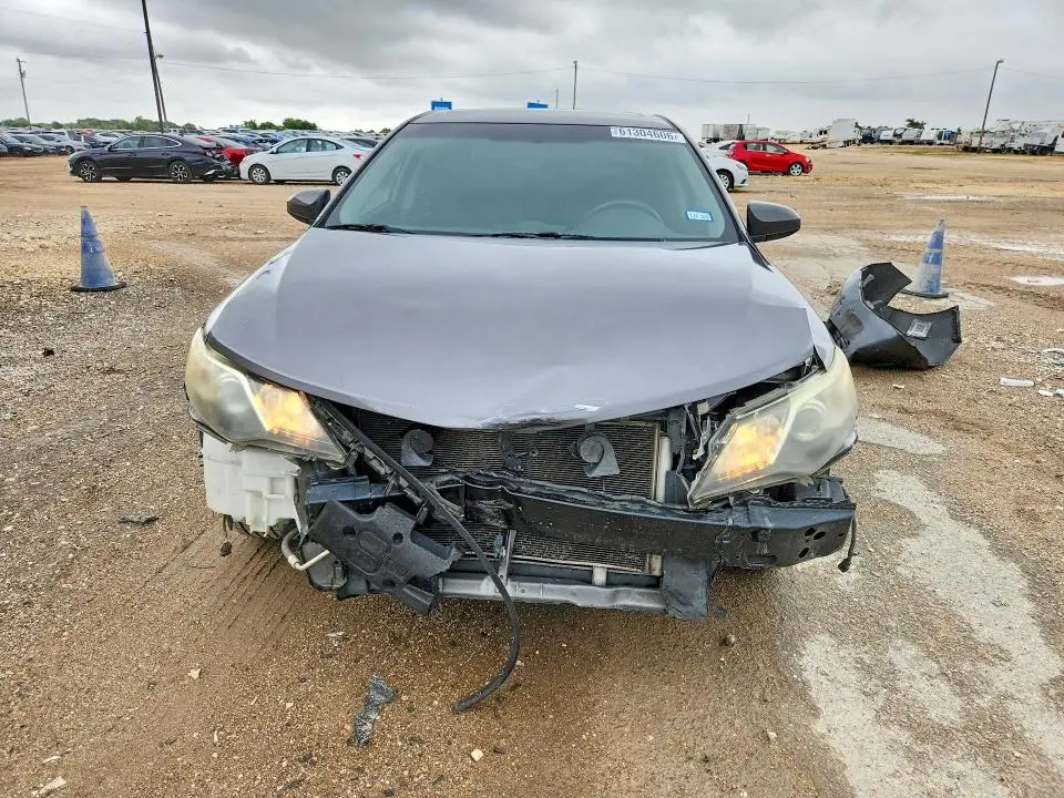 2014 TOYOTA CAMRY SE  