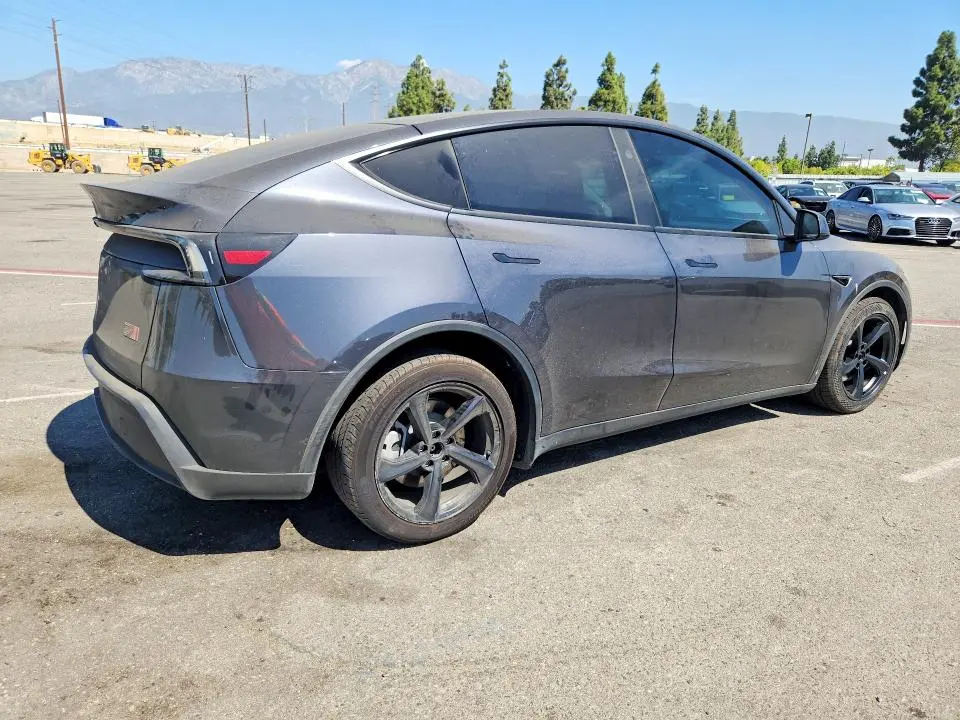 2026 TESLA MODEL Y   