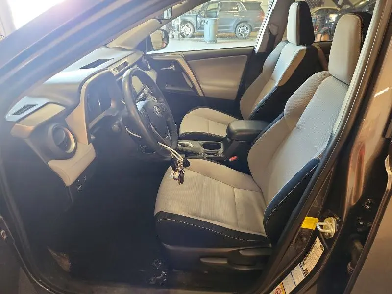 2016 TOYOTA RAV4 XLE  