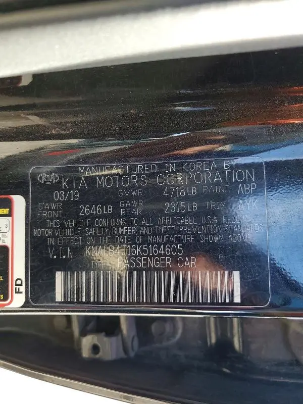 2019 KIA CADENZA PREMIUM  