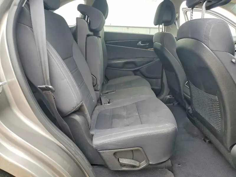 2016 KIA SORENTO LX  