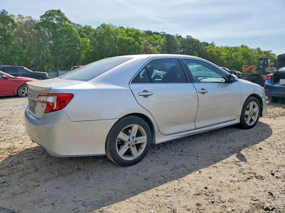 2012 TOYOTA CAMRY SE  