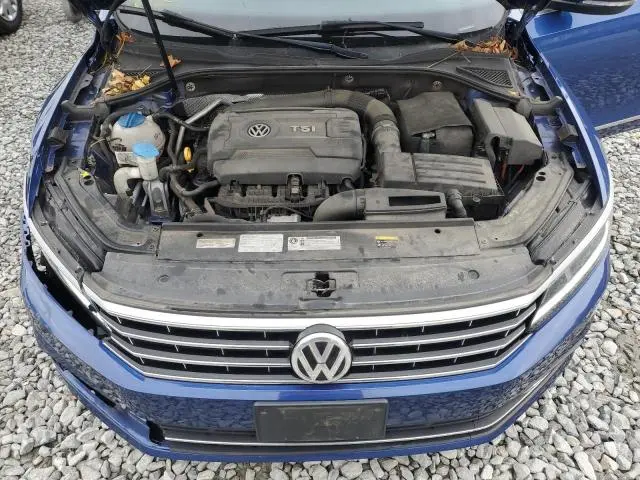 2017 VOLKSWAGEN PASSAT SE  
