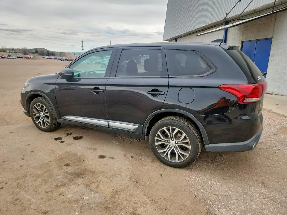 2018 MITSUBISHI OUTLANDER SE  