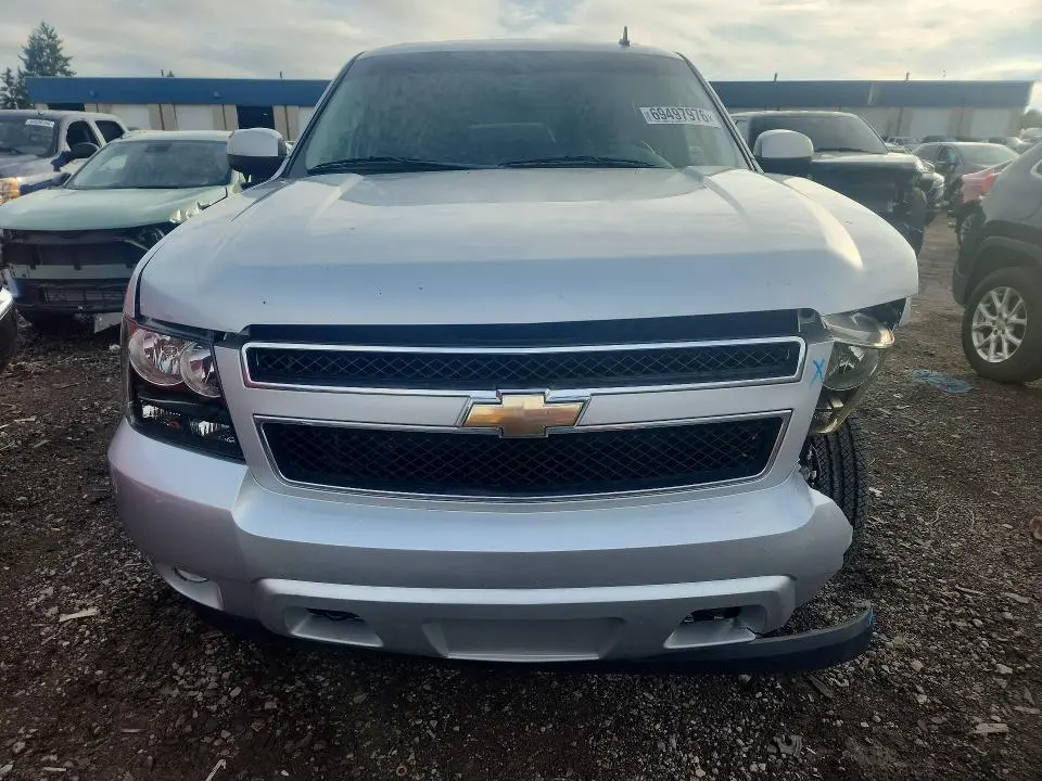 2011 CHEVROLET SUBURBAN K1500 LT  