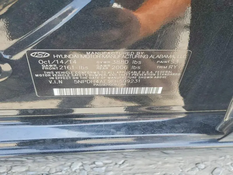2015 HYUNDAI ELANTRA SE  
