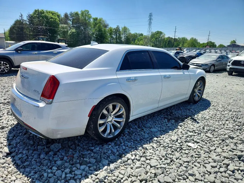 2017 CHRYSLER 300C   