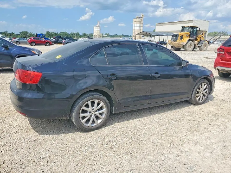 2012 VOLKSWAGEN JETTA SE  