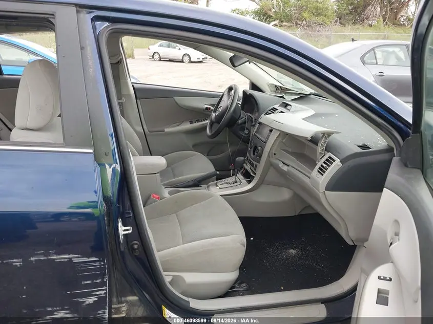 2013 TOYOTA COROLLA LE