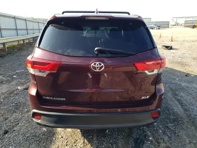 2019 TOYOTA HIGHLANDER SE  
