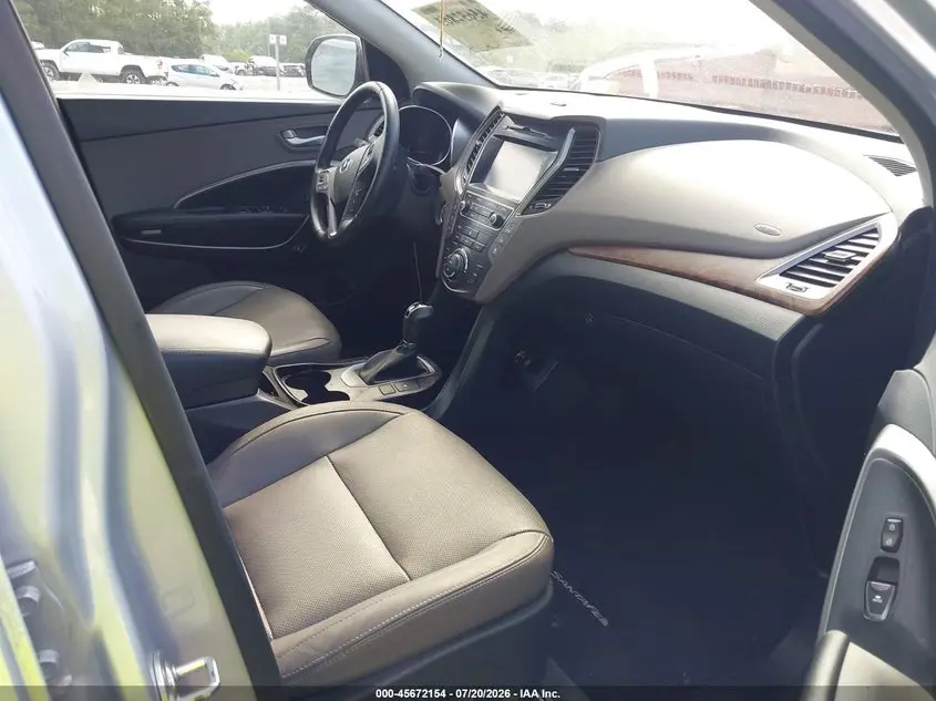2018 HYUNDAI SANTA FE SE
