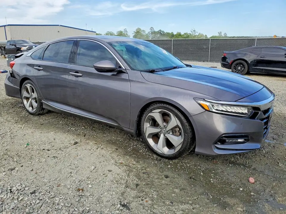 2018 HONDA ACCORD TOURING  