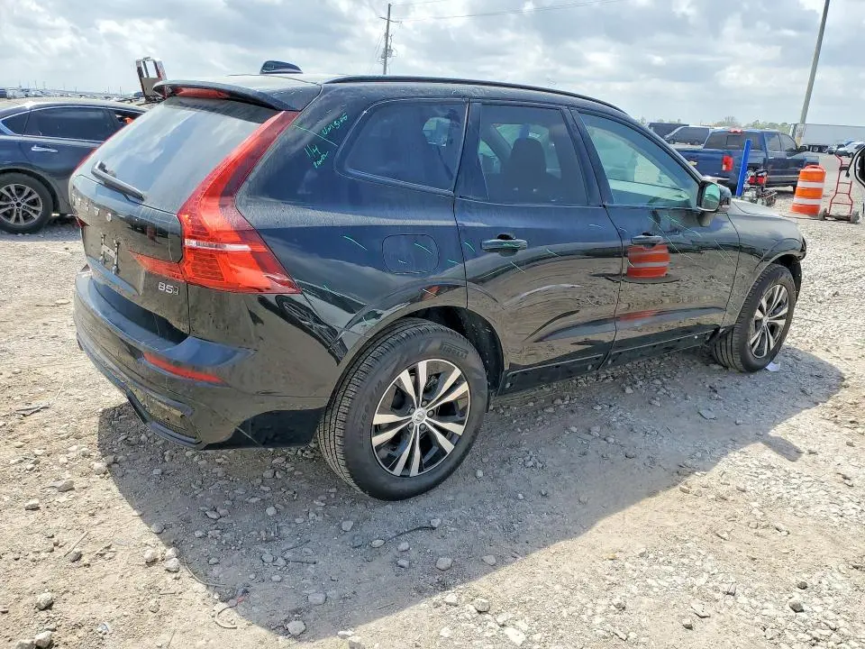 2025 VOLVO XC60 CORE  