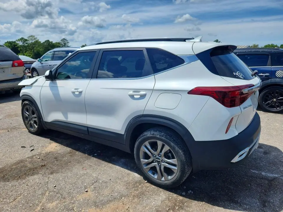 2023 KIA SELTOS S  