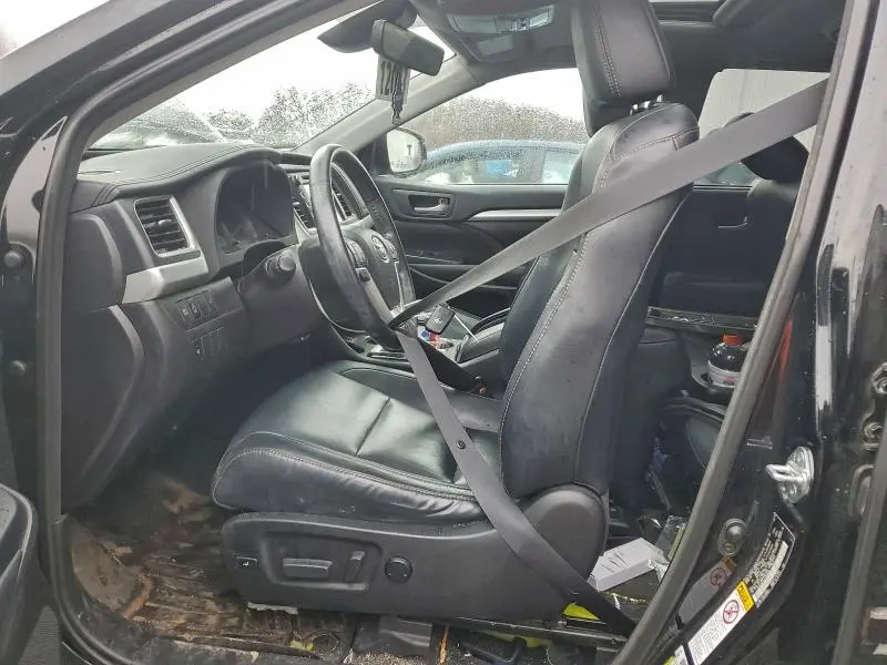 2018 TOYOTA HIGHLANDER SE  