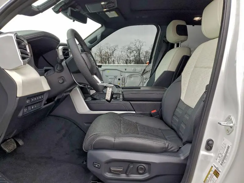 2025 TOYOTA SEQUOIA SR5  