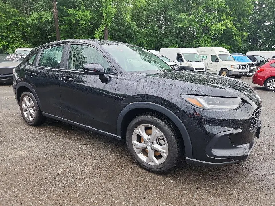 2025 HONDA HR-V LX  