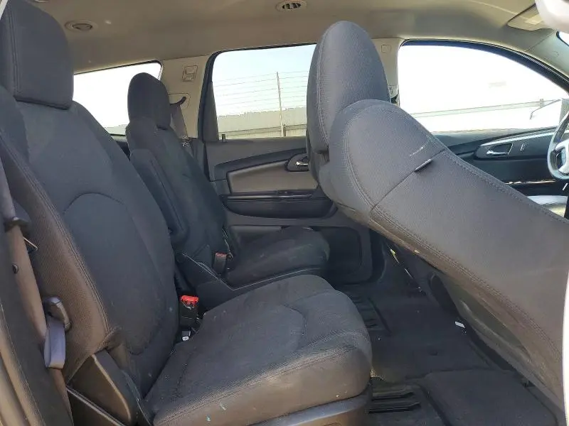 2011 CHEVROLET TRAVERSE LT  