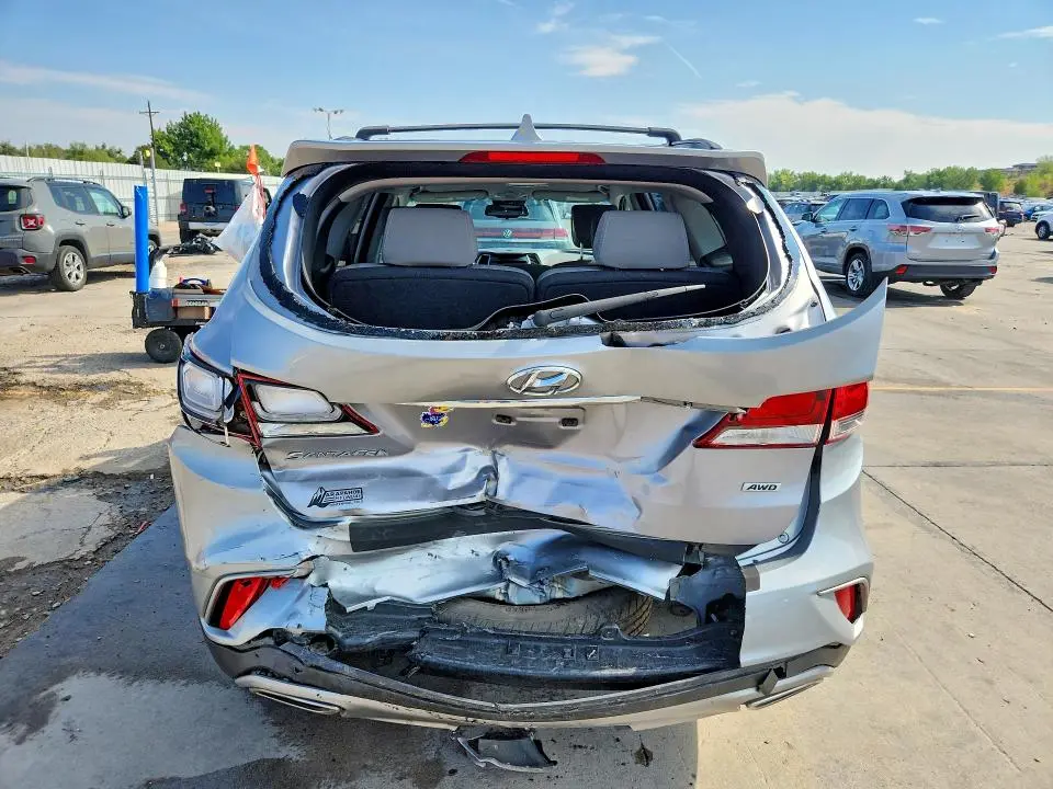 2017 HYUNDAI SANTA FE SE  