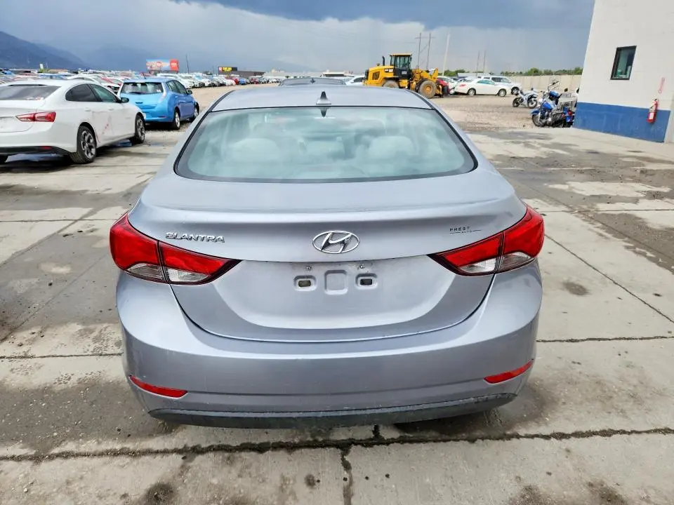 2015 HYUNDAI ELANTRA SE  