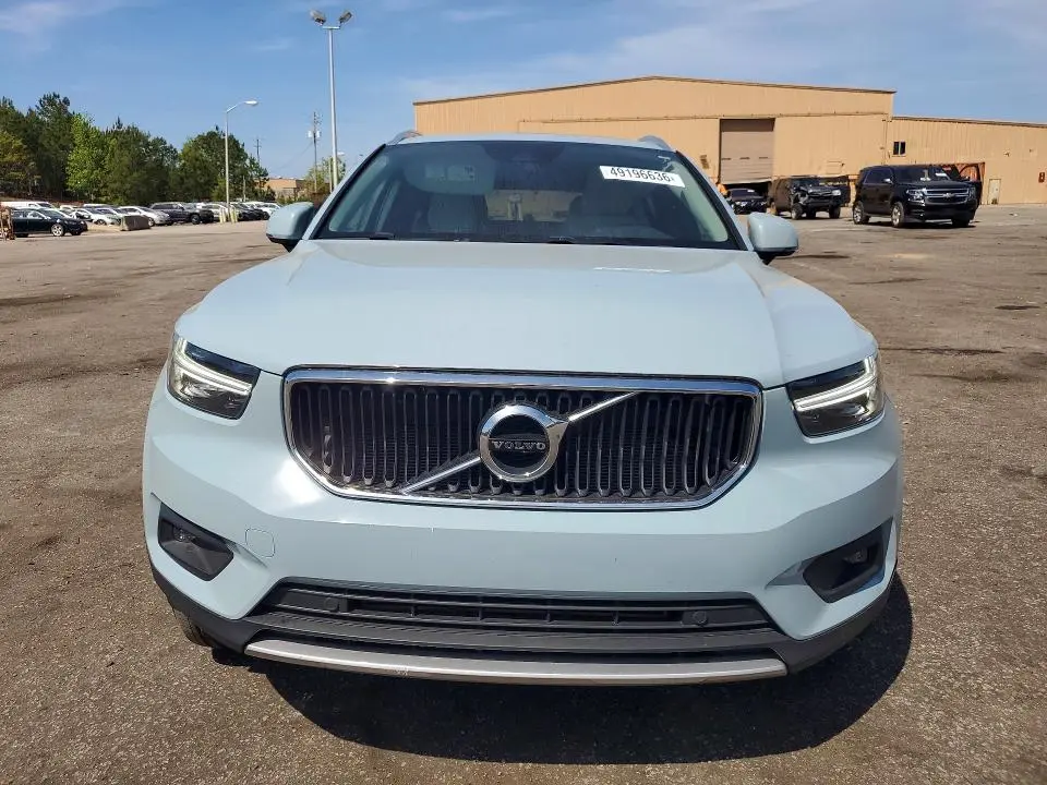 2019 VOLVO XC40 T5 MOMENTUM  