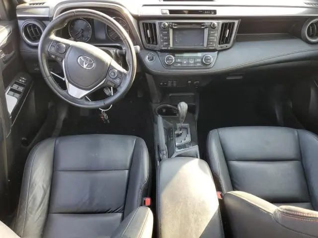 2018 TOYOTA RAV4 SE  