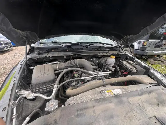 2022 RAM 1500 CLASSIC SLT  