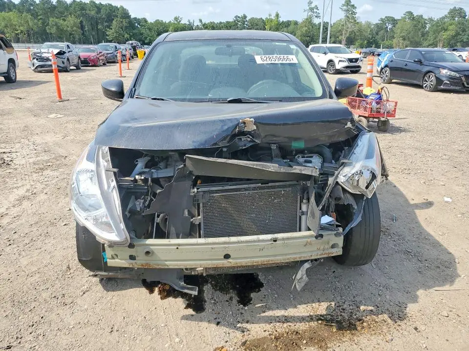 2019 NISSAN VERSA SV  