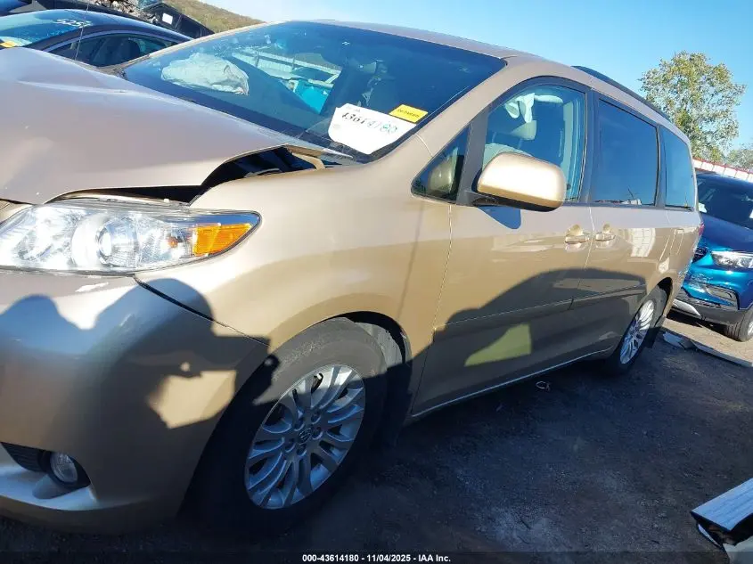 2014 TOYOTA SIENNA XLE V6 8 PASSENGER
