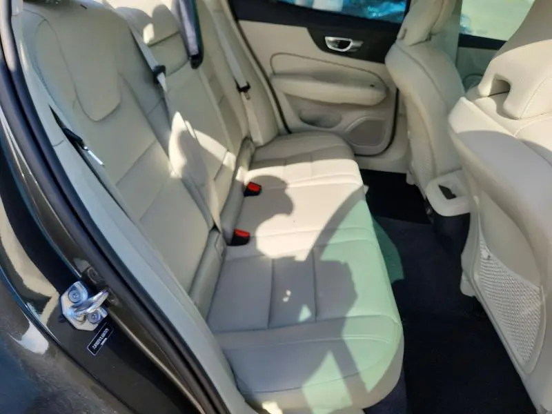 2020 VOLVO S60 T5 MOMENTUM  