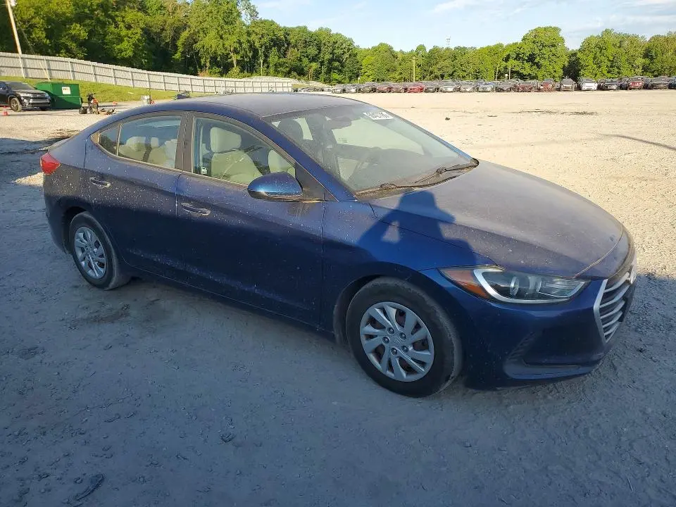 2017 HYUNDAI ELANTRA SE  