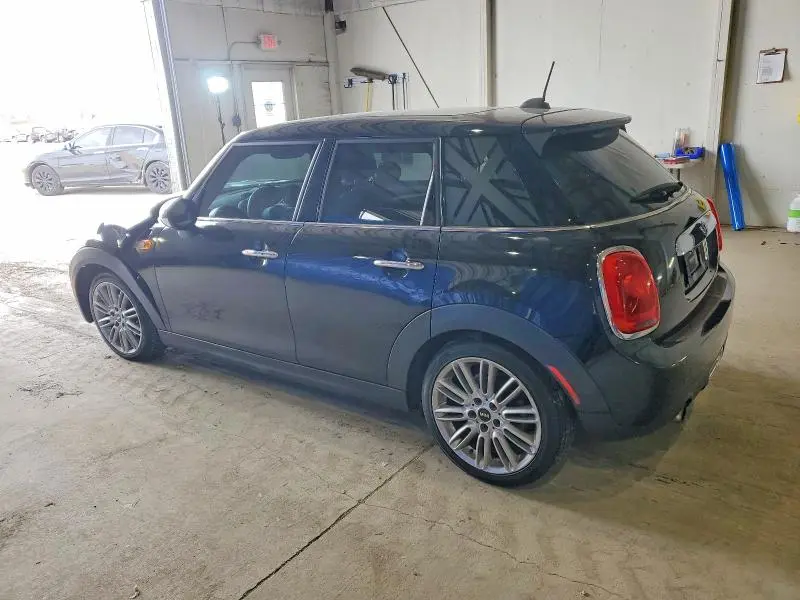 2017 MINI COOPER   