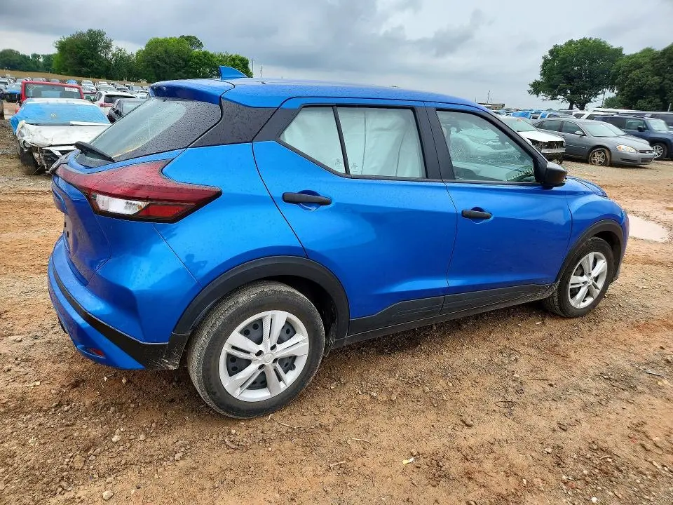 2024 NISSAN KICKS S  