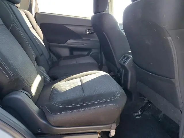 2020 MITSUBISHI OUTLANDER SE  