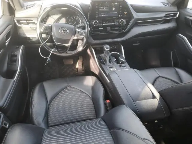 2021 TOYOTA HIGHLANDER XSE  