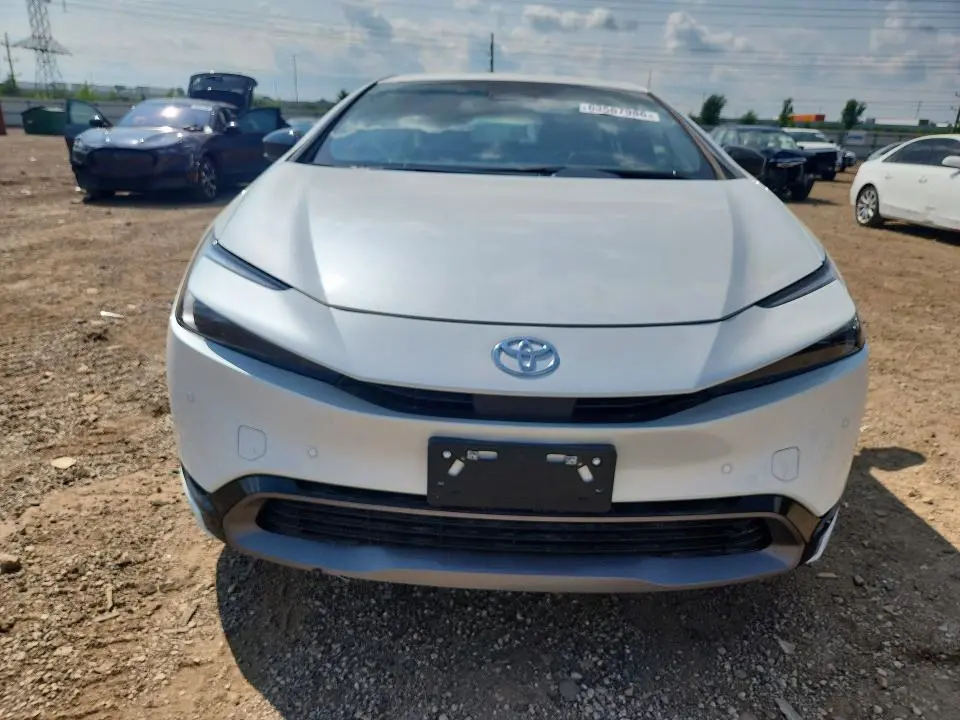 2024 TOYOTA PRIUS XLE  