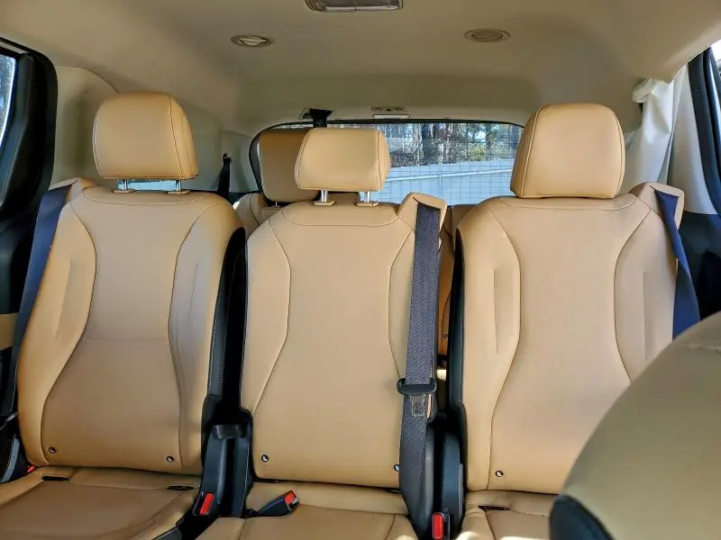 2023 KIA CARNIVAL LX  