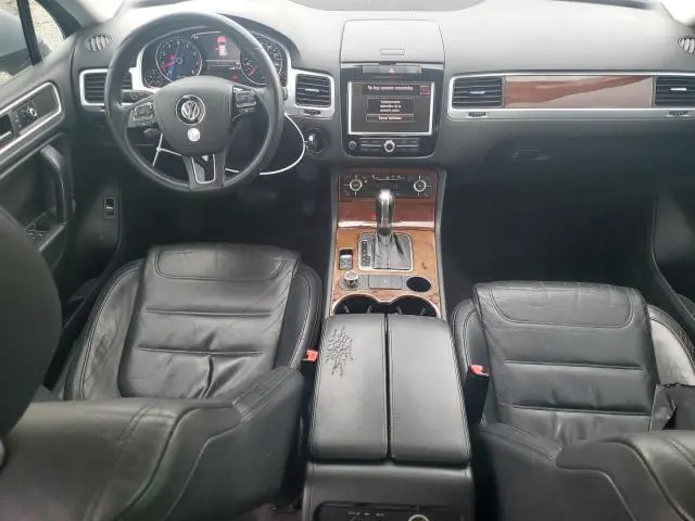 2011 VOLKSWAGEN TOUAREG V6  